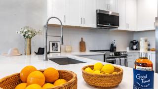 Lindsley by AvantStay Balcony Modern Design A Downtown Location - 4