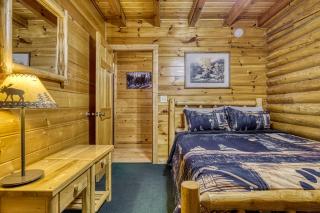 Majestic Bear Retreat, WIFI, Free Attraction ticket, Hot Tub - 6