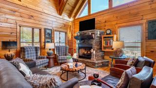 Misty Mountain by AvantStay Hot Tub Mountain Views Theater Pool Table - 2