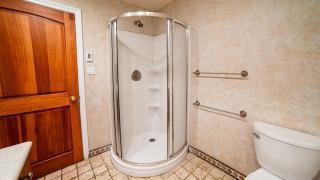 6 Bedroom Lakefront Main House #14 in Sand Bay - 2