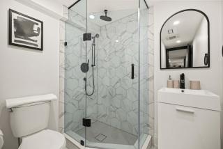 Bright & Spacious 2-BR Condo Near TOs Waterfront - 6