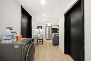 Bright & Spacious 2-BR Condo Near TOs Waterfront - 2