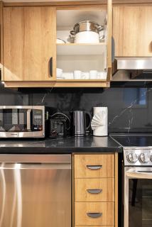 Bright & Spacious 2-BR Condo Near TOs Waterfront - 1