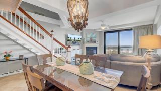 407 A Shipwatch by AvantStay Beach Front Condo w Ocean Views - 2