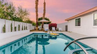 Casa Piña by AvantStay Vibrant Palm Springs Oasis w Colorful Stylish Design - 0