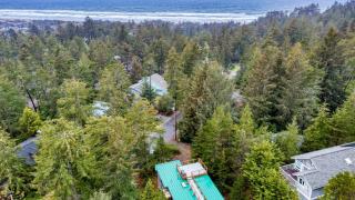 Buttercup Bay Hideaway by AvantStay Cozy Escape w Fire Pit Walk to Beach - 6