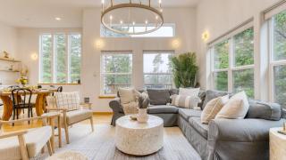 Buttercup Bay Hideaway by AvantStay Cozy Escape w Fire Pit Walk to Beach - 3