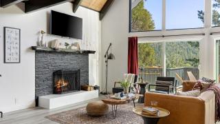 Hot Tub Fire Pit Deck Views Near the Lake The Matterhorn Manor by AvantStay - 9