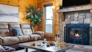 Mountains are Calling by AvantStay Sleeps 8 Hot Tub Game Loft Located in Douglas Lake Resort - 2