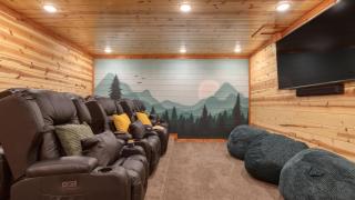 Evergreen Lodge by AvantStay Indoor Pool Game Room Theater - 6