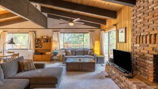 Fawn by AvantStay Secluded Cabin w Large Deck Surrounded by Forest - 4