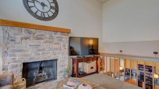 Ski-InSki-Out Townhome Steps to Main St Ski Lift Deck View of Old Town - 8