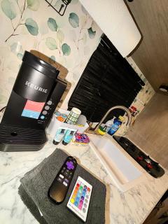 Cozy RV Oasis Farm Stay with Hot Tub Free WiFi and Coffee 5 Min to Adventist Health and Redbud Park - 3