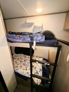 Cozy RV Oasis Farm Stay with Hot Tub Free WiFi and Coffee 5 Min to Adventist Health and Redbud Park - 1