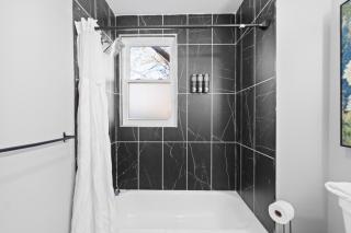 Urban Charm | Near EWR Airport Easy Access to NYC -  - 3