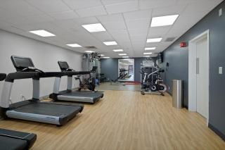 723 I Beautiful King Hotel Room - 6