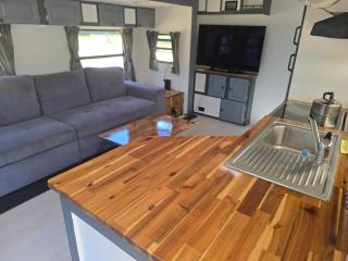 Clamping Caravan - Whanganui - 7