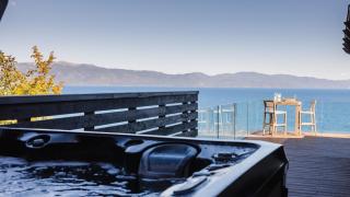 Lakeview by AvantStay Private Waterfront Cabin on Lake Tahoe w Hot Tub Views - 9