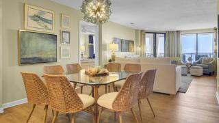 402 Summerhouse by AvantStay Beachfront Condo w Community Pool Access - 3