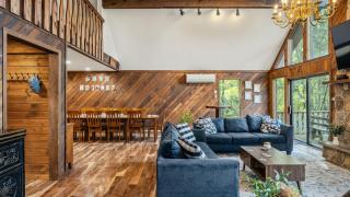 Sky View Chalet by AvantStay Stunning Interior Spacious Deck Hot Tub View - 1