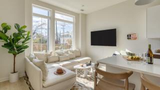 Newly Built 4BDR Townhome w Balcony Minutes to Broadway Lischey by AvantStay - 0