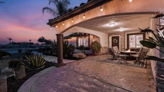 Breathtaking Meadows by AvantStay Temecula Group Retreat Pool Pickleball Firepit Hot Tub - 3