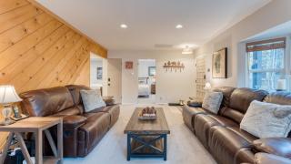 Westlake Cabin by AvantStay Hot Tub Near Skiing Walk to Restaurants Lake - 1