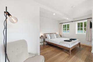 Whispering Pines Studio Retreat - 4