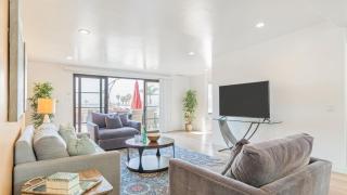 Windansea by AvantStay Private Rooftop Patio 2 blocks to Beach Town - 8