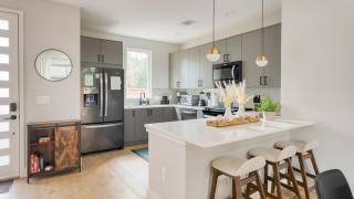 Private Pool Firepit Patio Steps to East Austin Dining Music Art Murals - 6