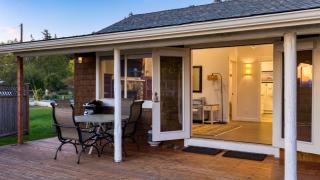 Cozy Whidbey Island Stay Steps to the beach Fireplace BBQ Near Trails - 8