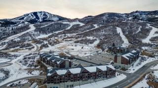 Jordanelle Sunrise Modern Condo Gondola Access Year-Round Outdoor Fun - 9