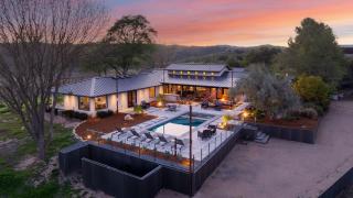 Wine Country Estate w Pool Hot Tub The Residence at Truss Wines by AvantStay - 0