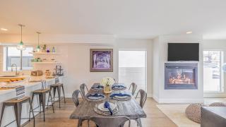 Private Rooftop Steps to the Beach Chic Design Seaside Style by AvantStay - 2