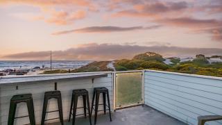 Beachfront 2BR w Deck Views Direct Sand Access Strand Way A - 9