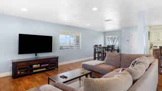 Wine Country Retreat Gorgeous Views Minutes to Wineries - 2