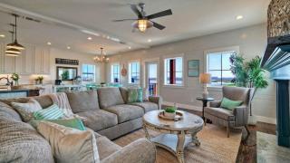 Waterfront View of Nature Preserve Birdwatching Sunset Hideaway by AvantStay - 7