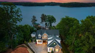 Spacious Waterfront Home on Lake Norman with Firepit Views and Dock Access - Sherrills Ford - 9
