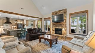 Spacious Waterfront Home on Lake Norman with Firepit Views and Dock Access - Sherrills Ford - 7