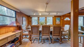 Riversong Lodge by AvantStay Sauna Hot Tub On The Truckee River - 2