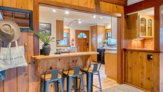 Riversong Lodge by AvantStay Sauna Hot Tub On The Truckee River - 1