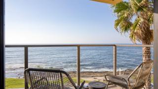 Oceanfront in La Jolla Steps to Beach Shops Dining Dawn Patrol by AvantStay - 0