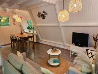 Renovated Ardennes Chalet with Patio - 4