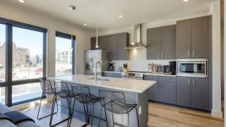 New Modern 2BDR in Walkable Midtown w Gym Pool Honkey-Tonk by AvantStay - 8