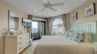 211 Seascape by AvantStay Oceanfront View Pool - Isle of Palms - 8