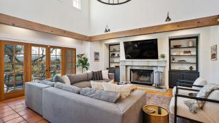 Wellsona Vineyard Retreat Pool Hot Tub Views Main Home Guest Home - 6