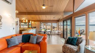 Oceanfront w Game Room Fire Pit Panoramic Views Angels Landing by AvantStay - 2