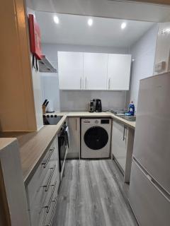 Comfy Semi-Central Stay near Entertainment Park - 1