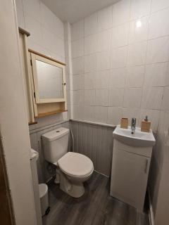 Comfy Semi-Central Stay near Entertainment Park - 7