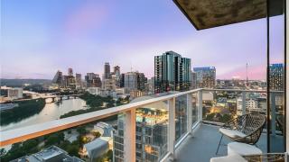 The Emma Penthouse 29th Floor Incredible Views Rooftop Pool Gym 1 Block to Rainey Street AvantStay - 0